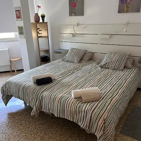 Sarah Kite Ii Vv, 2 *